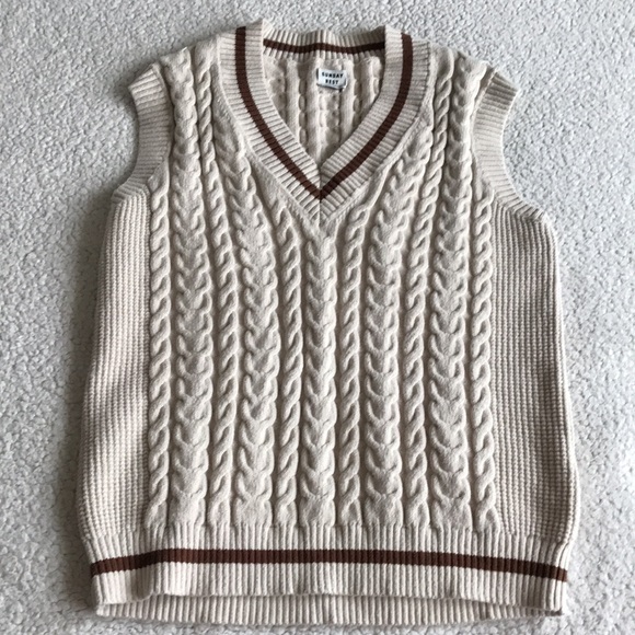 Aritzia Sunday Best Winston sweater vest M - Picture 9 of 16